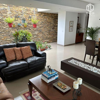 Cozy and private property for sale. (in Santa Helena - Medellín)