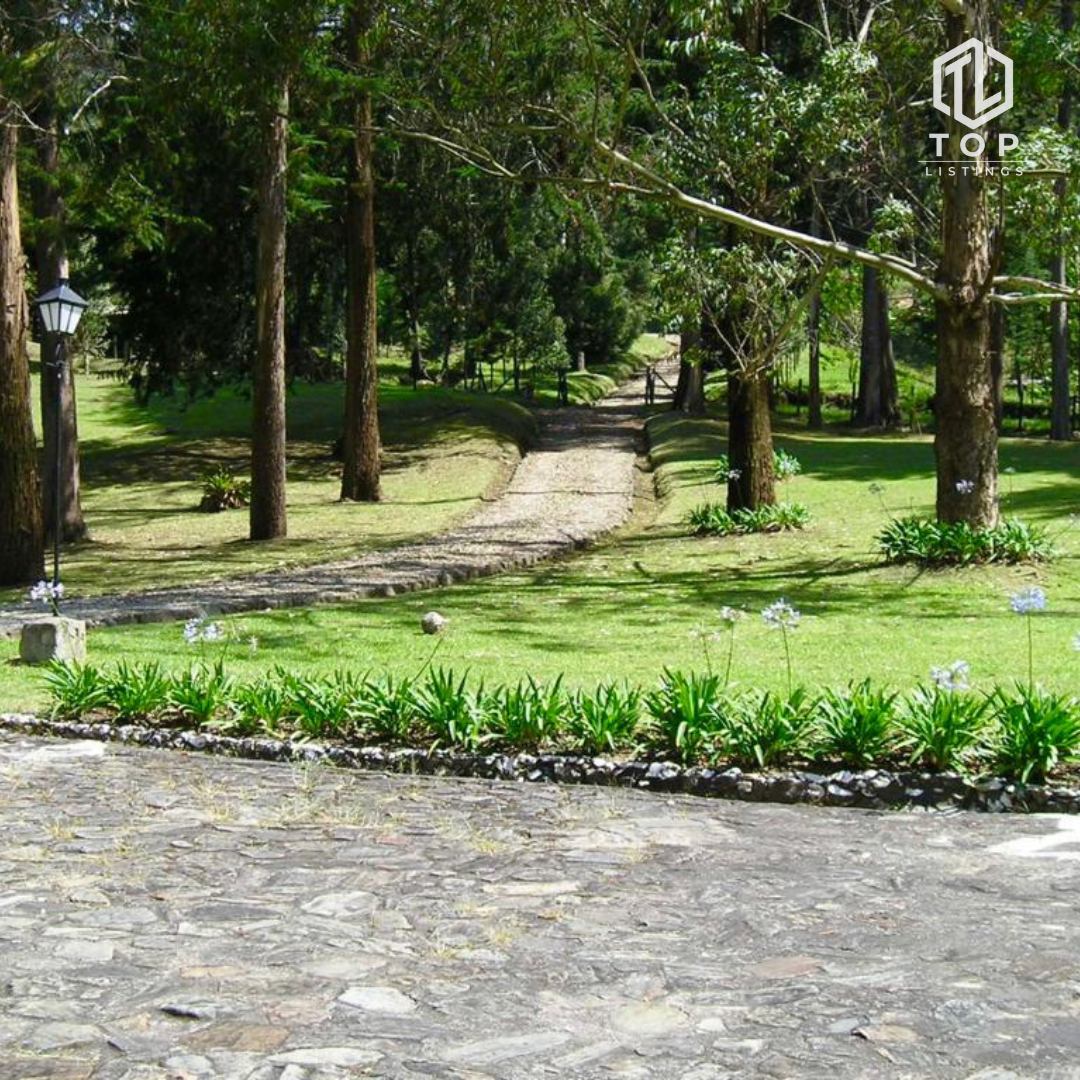 Huge lote with a vintage house for sale, located in the exclusive area (El Retiro - Close to Medellin)