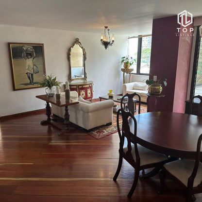 Vintage comfortable apartment for sale. (in Los Balsos - El Poblado)